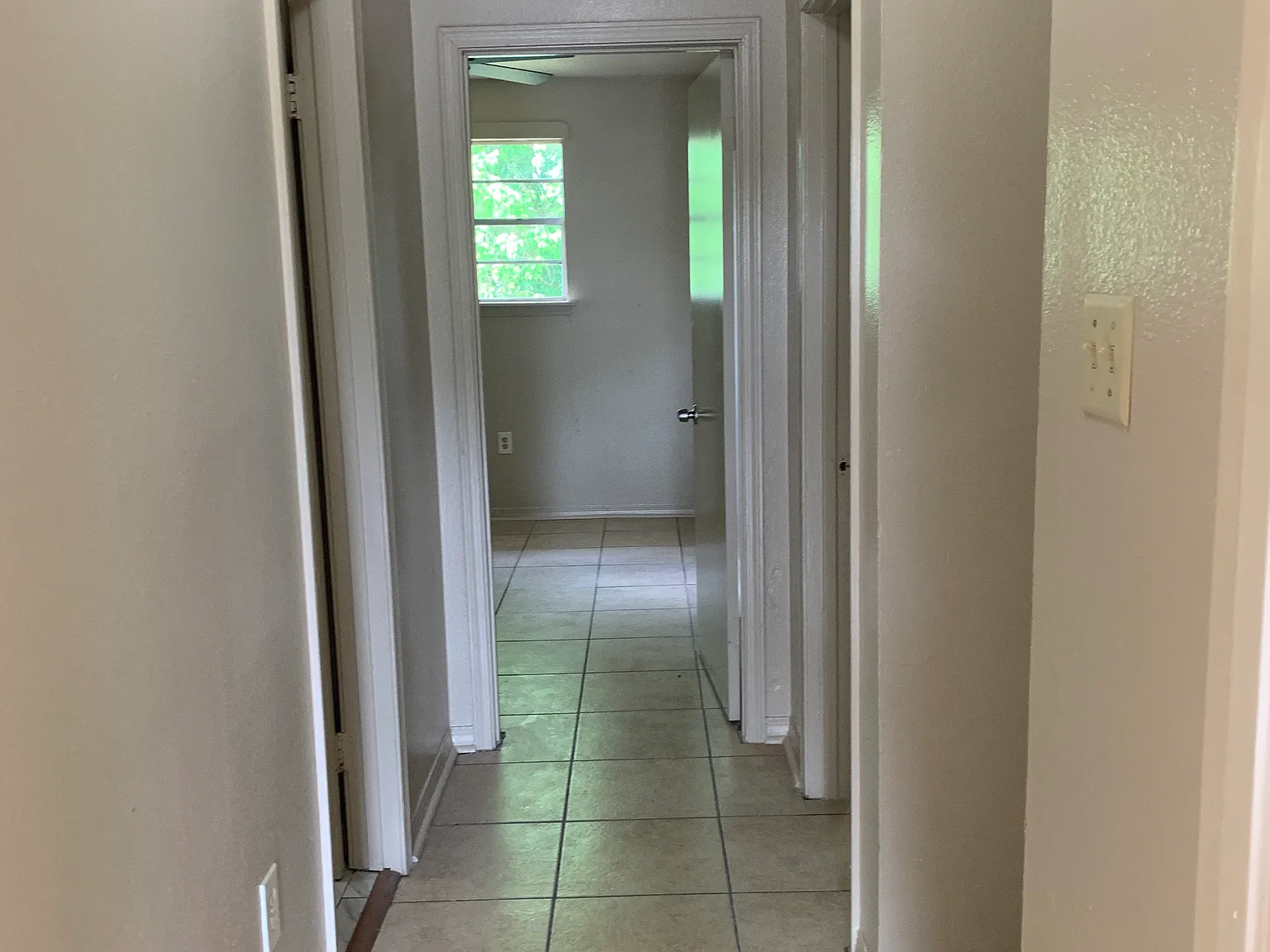 3 bed, 2.5 bath, 1404 sqft, $1,475 — Photo 3
