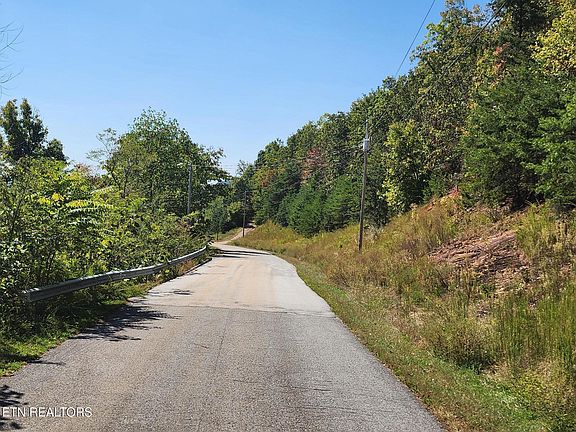 4th image of 609 Chimney Rock Rd