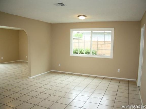 3rd image of 409 W Citrus Edge St