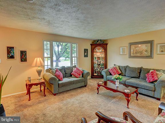 3rd image of 2953 E Almondbury Dr