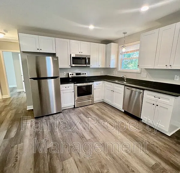 721 Liberty St #C — Photo 8
