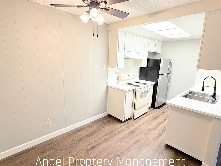 7887 Vistaridge Dr — Photo 12