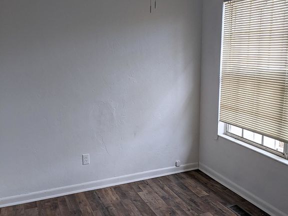 3rd image of 1909 Nanticoke Cir