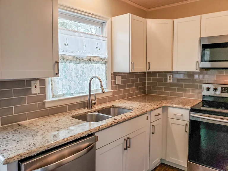 723 Skycliff Ct — Photo 12