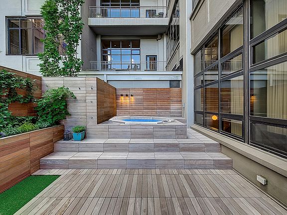 4th image of 360 Furman St #322/323