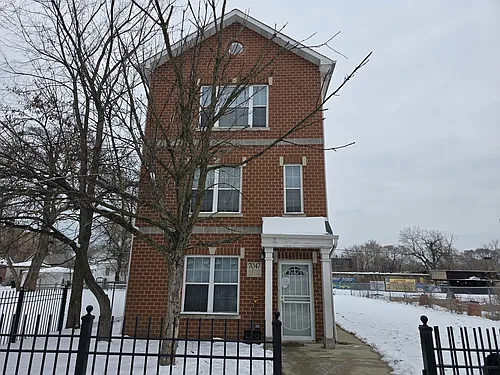 7047 S Lowe Ave Photo 1