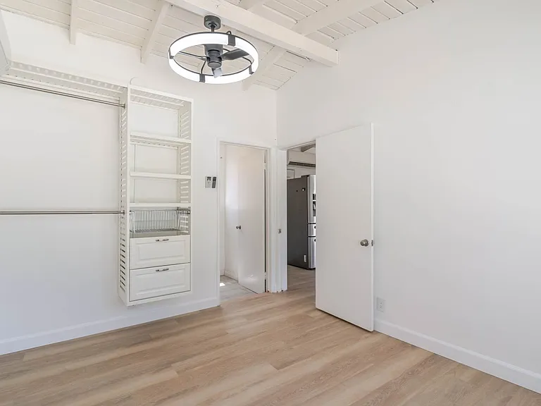 5730 Willowcrest Ave — Photo 11