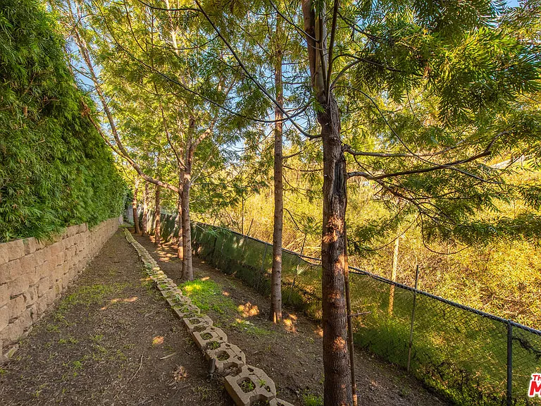28935 W Beach Ln — Photo 37