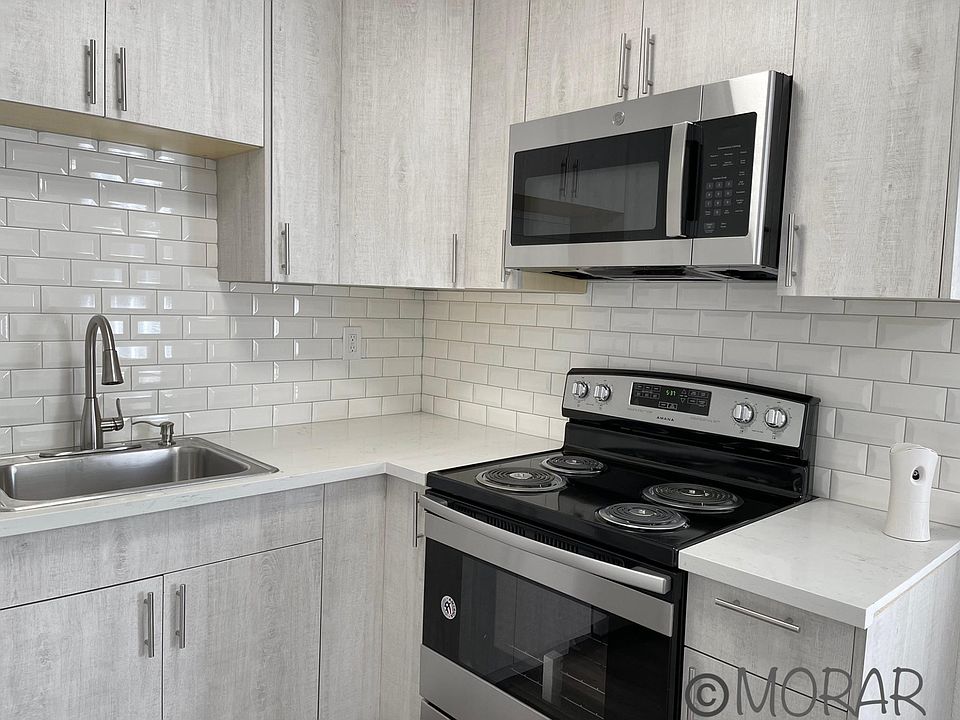 1st image of 14702 Washington Ave SW #4