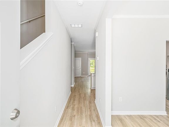 3rd image of 2826 Laurel Ridge Cir