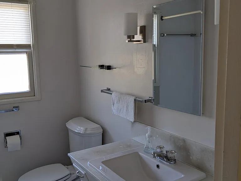 4805 SE Yamhill St — Photo 18