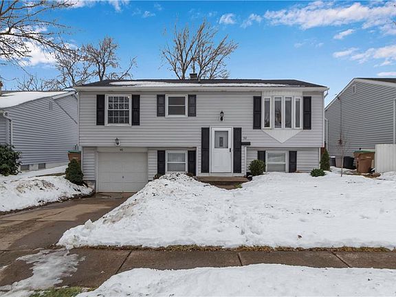 3rd image of 92 W Toulon Dr