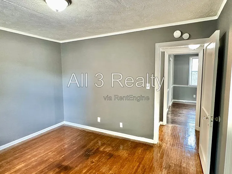 208 Bradley Dr — Photo 27