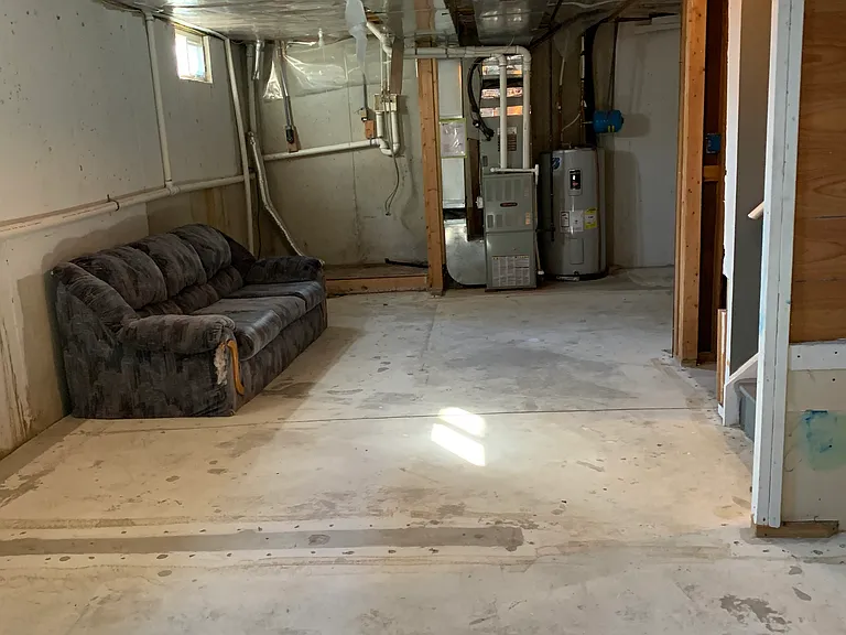 203 Academy Ln — Photo 25