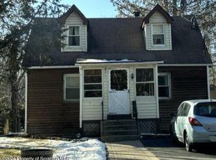 40 Tobyhanna Rd, Gouldsboro, PA 18424