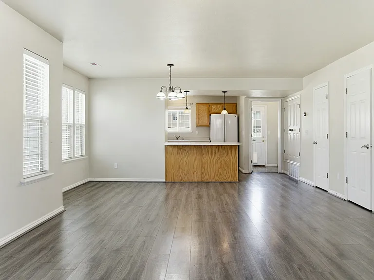 1813 W 950 S — Photo 3