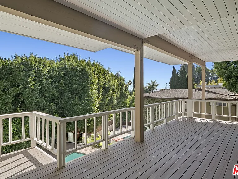 1478 Sunset Plaza Dr — Photo 25