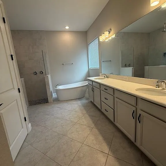19071 Blueleaf St — Photo 2