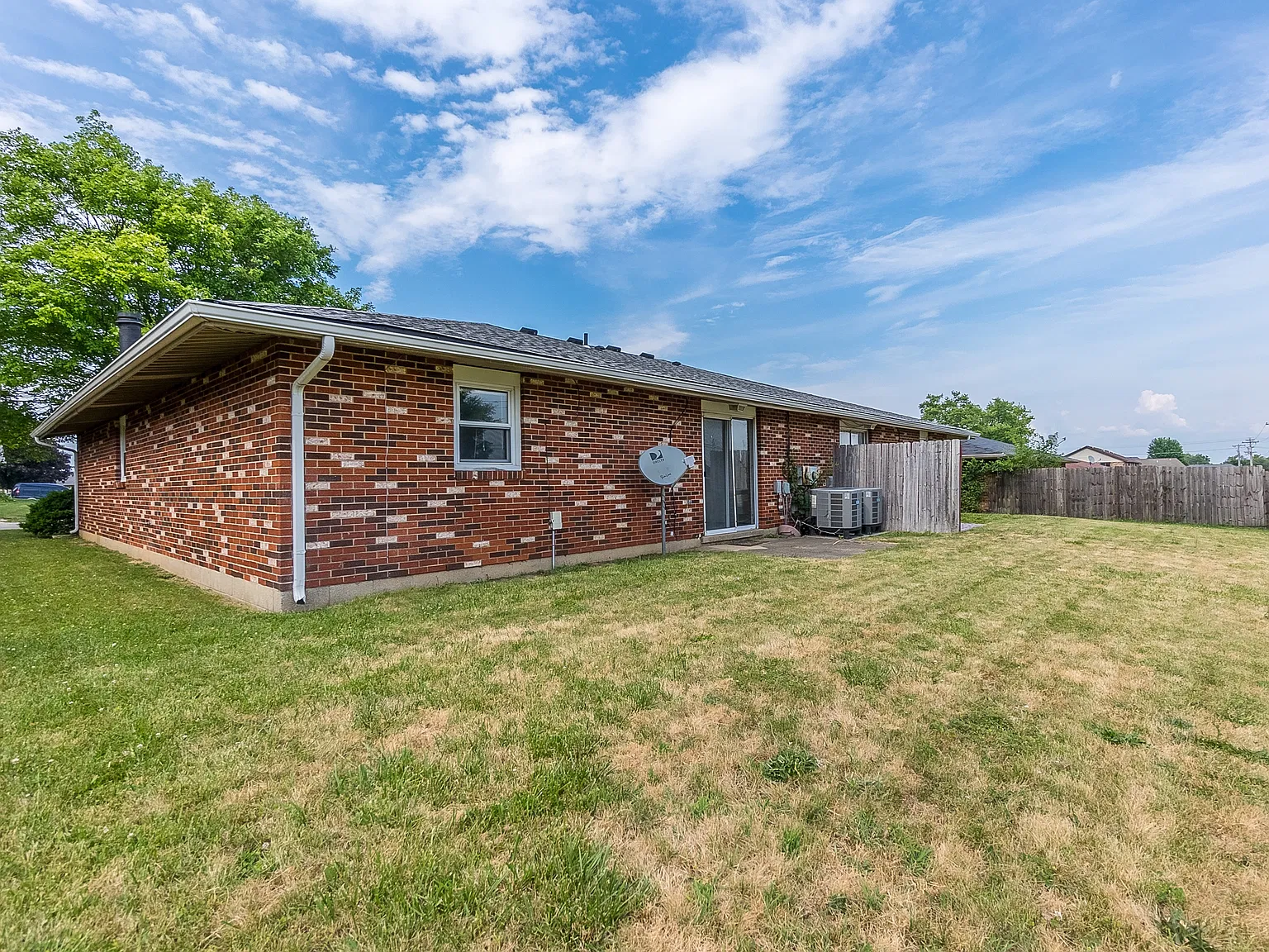 3 bed, 1135 sqft, $1,700 — Photo 3