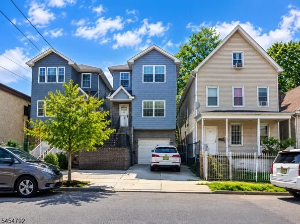 808 Livingston St, Elizabeth City, NJ 07201