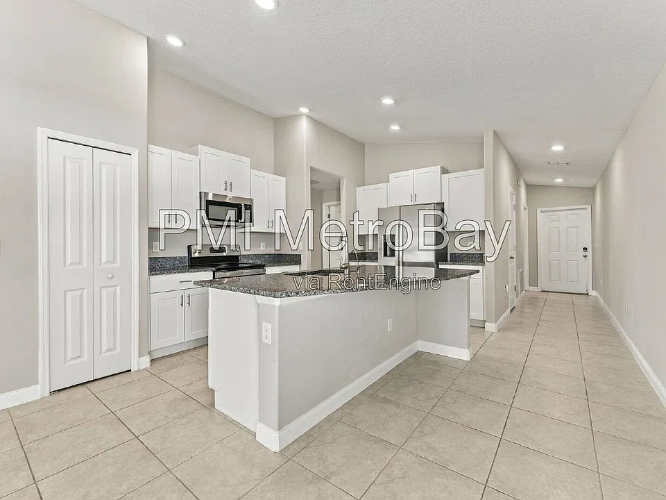 1045 Royal Empress Dr