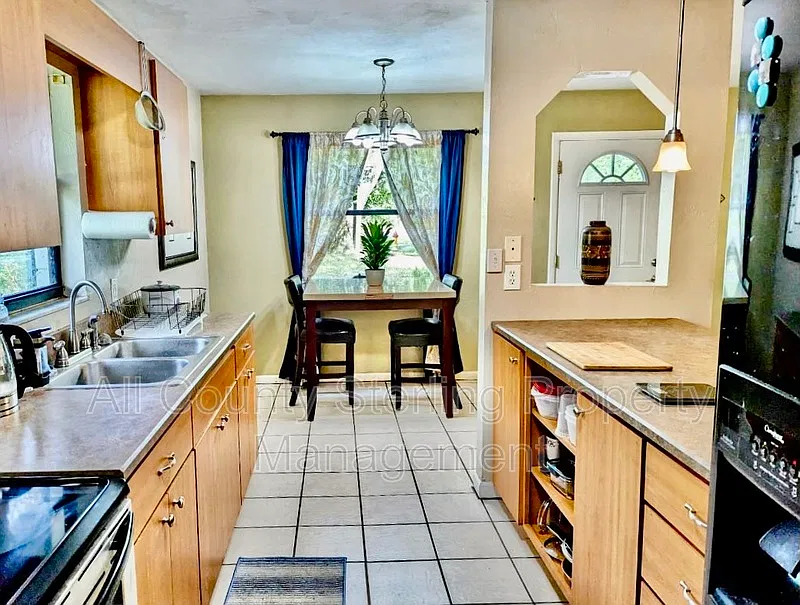 3 bed, 1.0 bath, 960 sqft, $1,395 — Photo 4