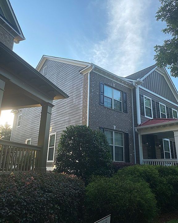 1st image of 632 Concord Lake Cir SE