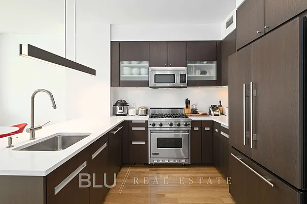 Rented by BLU Real Estate | media 16