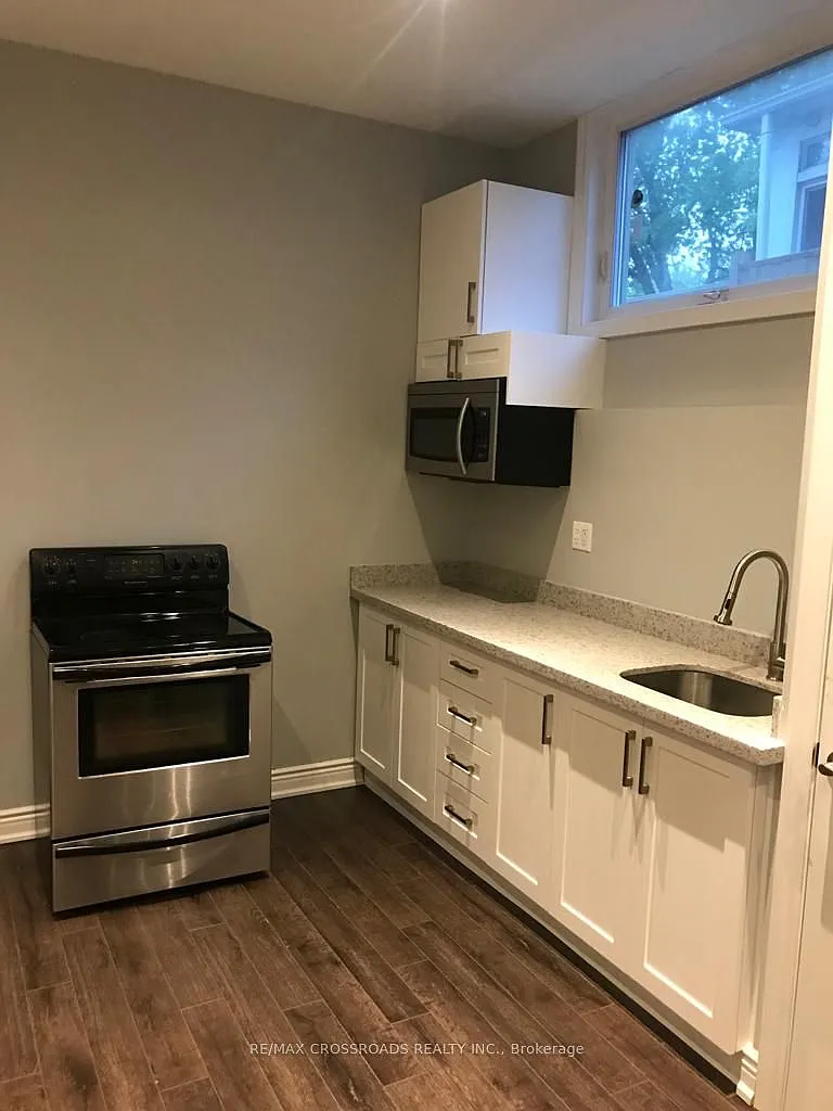 2 bed, $1,800 — Photo 3