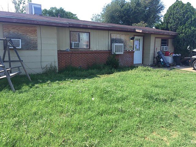 2nd image of 1211 Crescent Dr