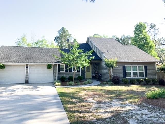 1st image of 1327 Woodlawn Cir