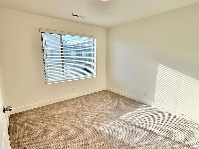 648 W Vermillion Wind Ln — Photo 15