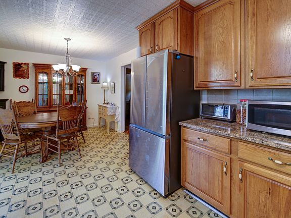 2nd image of 4985 Truman Mountain Rd