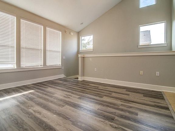 5th image of 1601 Miriam Ave Unit 219