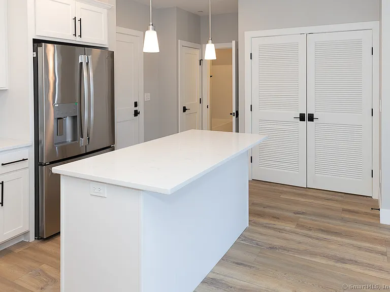300 Harbour Close #B-34 — Photo 12