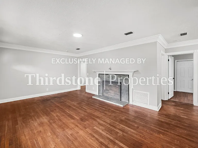 1216 Glen Laura Rd — Photo 3
