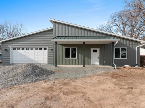 621 E Pearl St, Seymour, WI 54165
