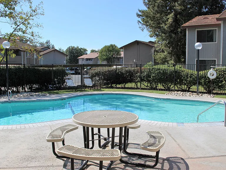 Sunflorin Village Apartments — Photo 33