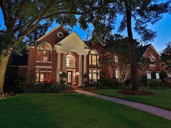 STREET VIEW SHOWCASES THE CLASSIC ARCHITECTURE - THIS HOME IS A STUNNER! - As we take a look from the street, you can get an appreciation of the size and brilliant archetypal design. Centrally located and near fabulous restaurants and shopping in Vin