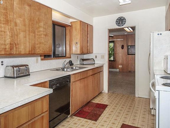 4th image of 5315 NE Park Ln