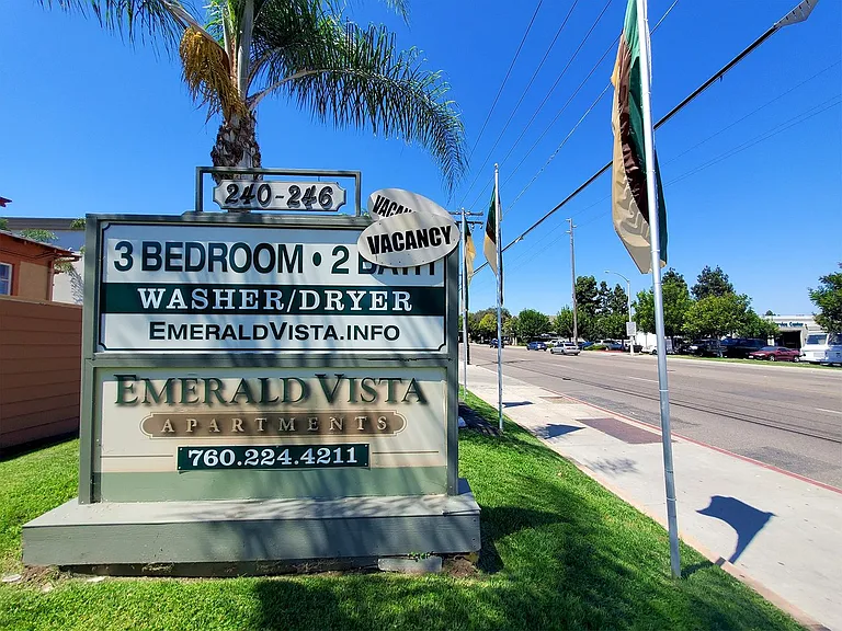 Emerald Vista — Photo 27