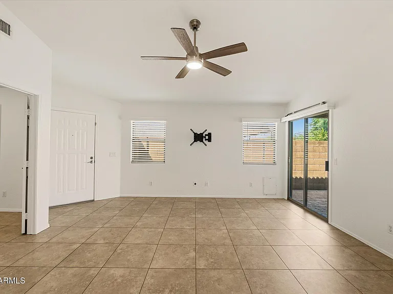2212 E Vista Bonita Dr — Photo 6