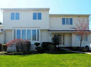 962 Mildred Dr, Baldwin, NY