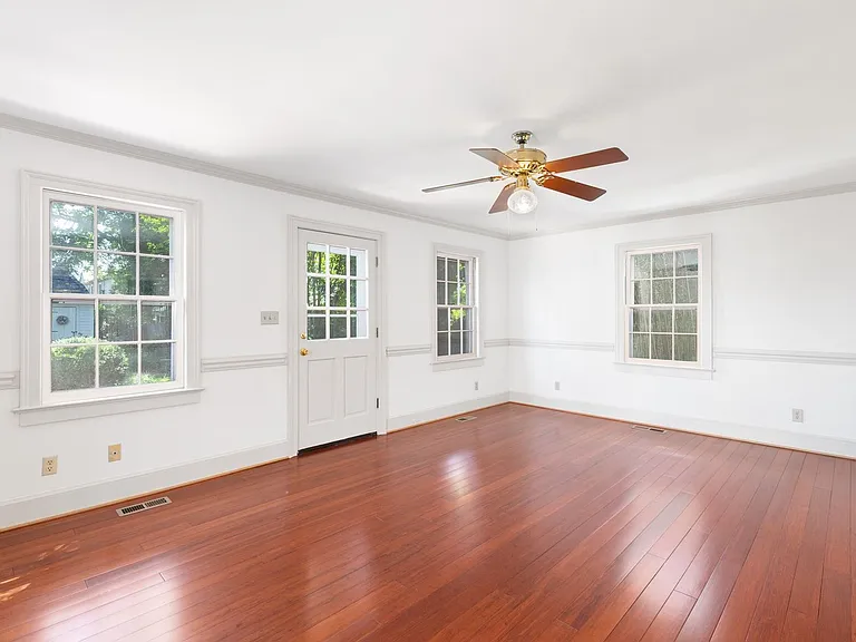 1307 Caroline St — Photo 19