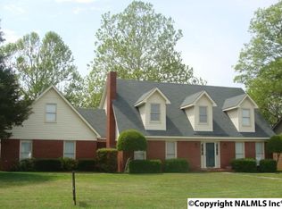 1218 Cedarwood Dr SW, Decatur, AL 35603