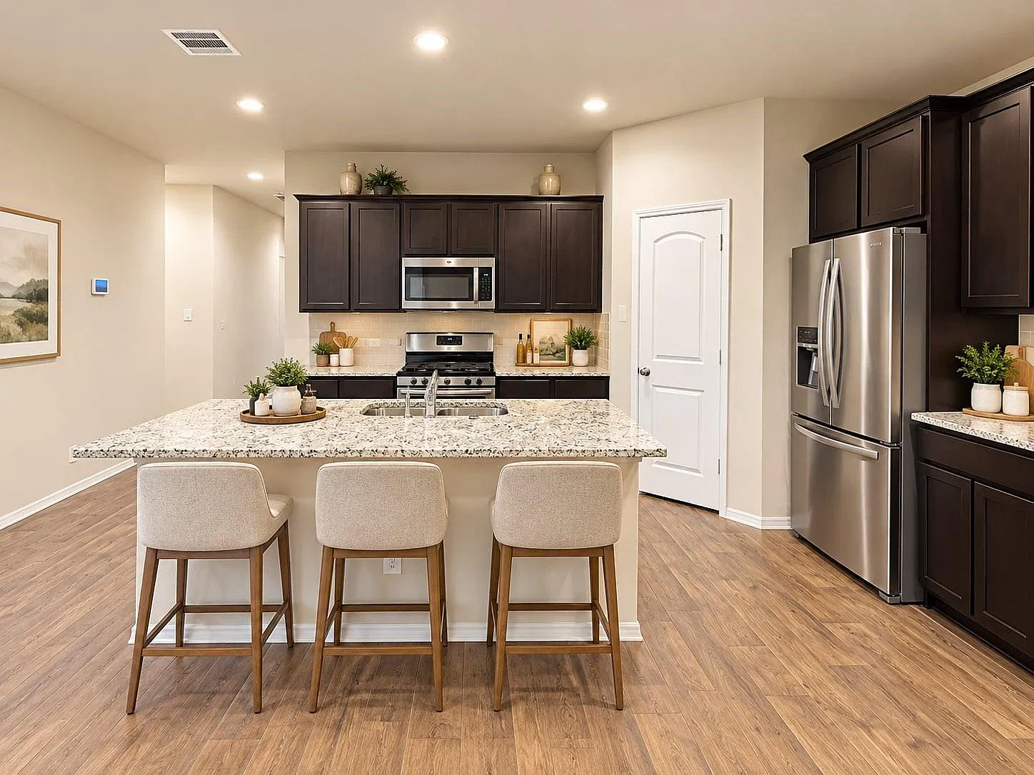 4 bed, 2.0 bath, 1768 sqft, $2,350 — Photo 3