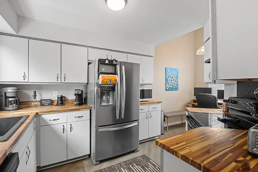 3 bed, 1734 sqft, $2,995 — Photo 3