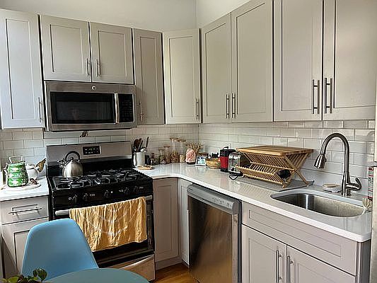 3rd image of 142 W 123rd St APT 3