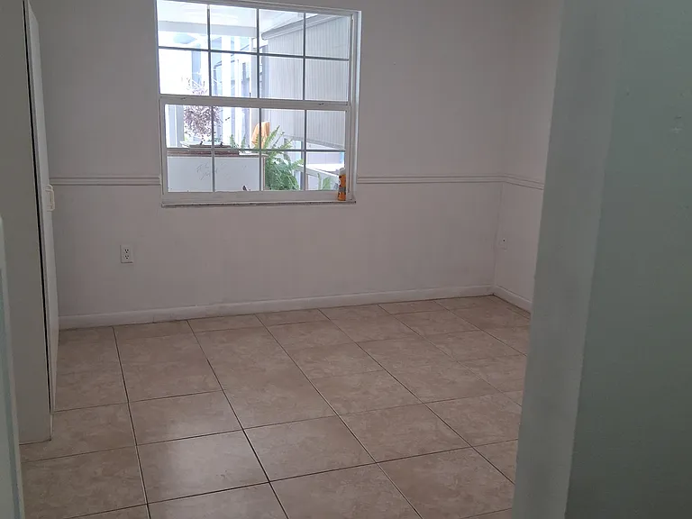 1024 Lochmont Dr #2 — Photo 8