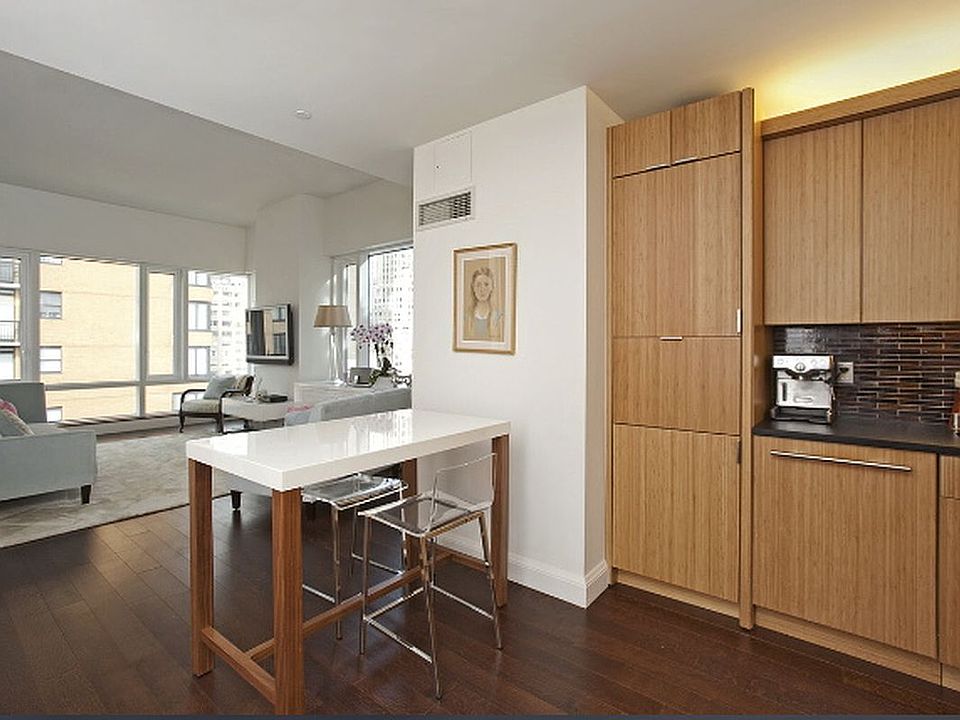 1st image of 70 Little St W Unit 11D
